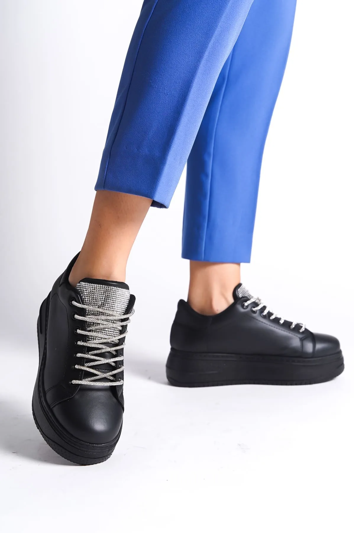 DELLA Bağcıklı Ortopedik Taban Taşlı Siyah Kadın Sneaker