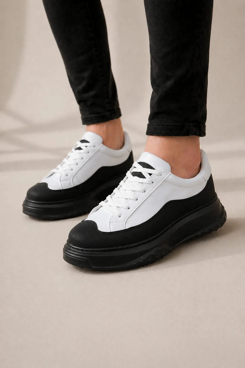 JY507 Dara Bağcıklı Cilt Erkek Günlük Sneaker Beyaz Siyah