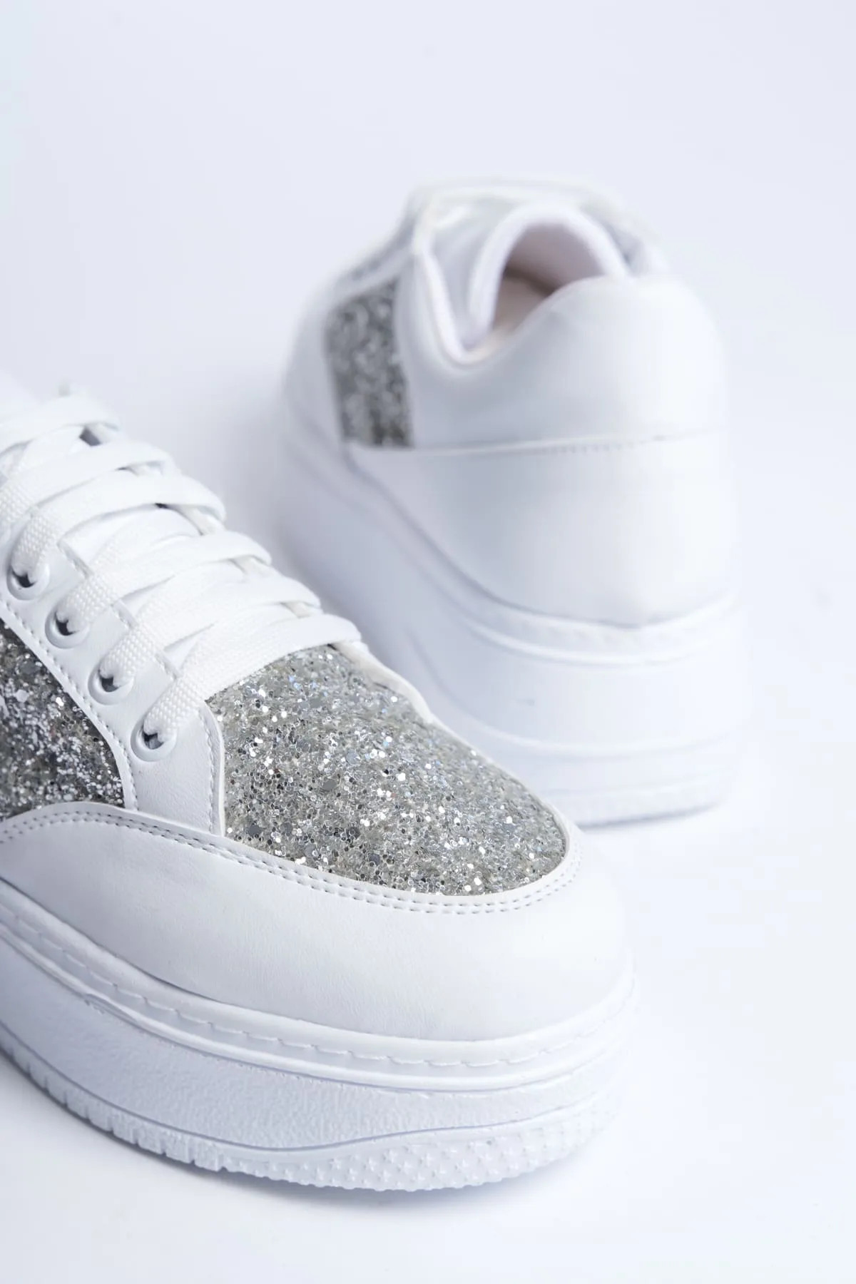 MIPA Beyaz Simli Bağcıklı Ortopedik Taban Kadın Sneaker