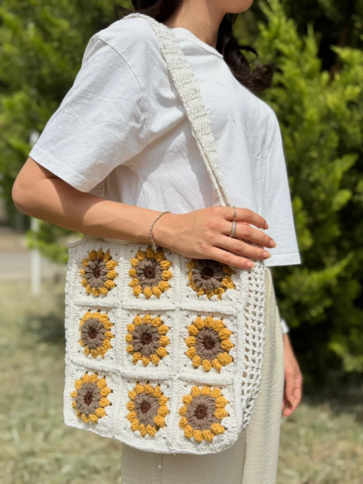 Berni Collection Sunrise El Yapımı Koton İplikli Midi Tote Omuz Çantası Kırık Beyaz
