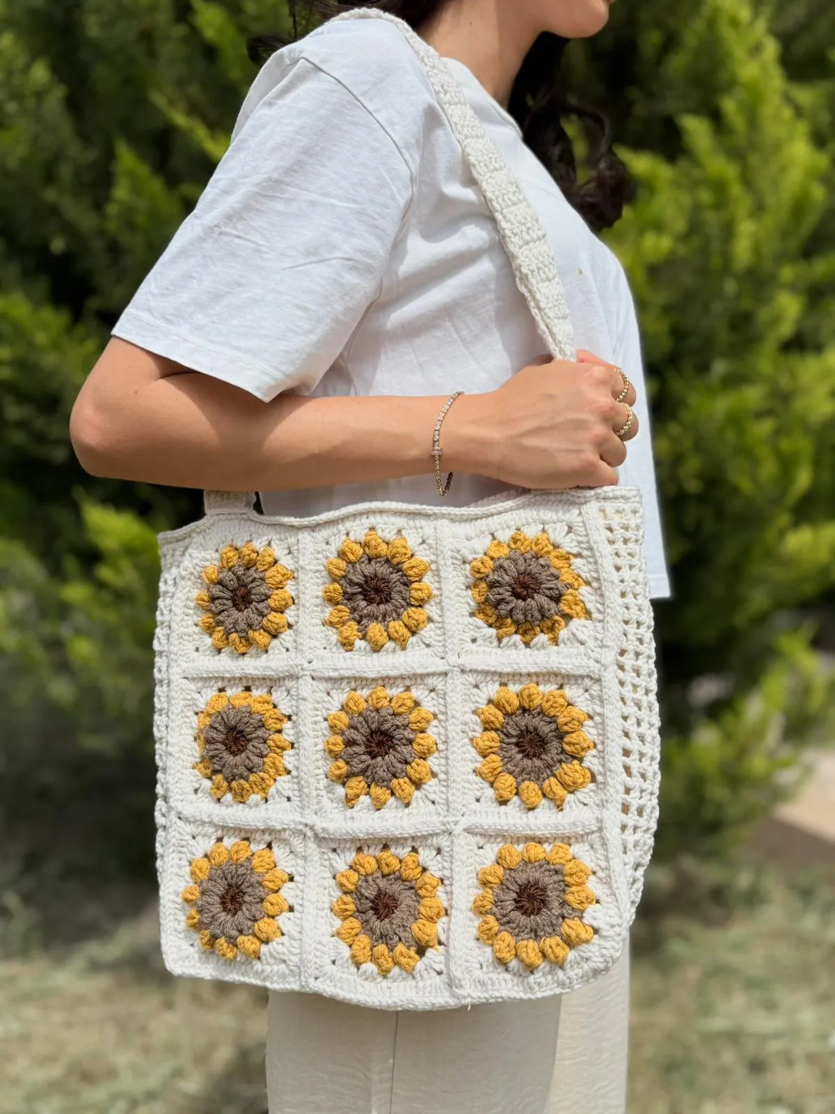Berni Collection Sunrise El Yapımı Koton İplikli Midi Tote Omuz Çantası Kırık Beyaz
