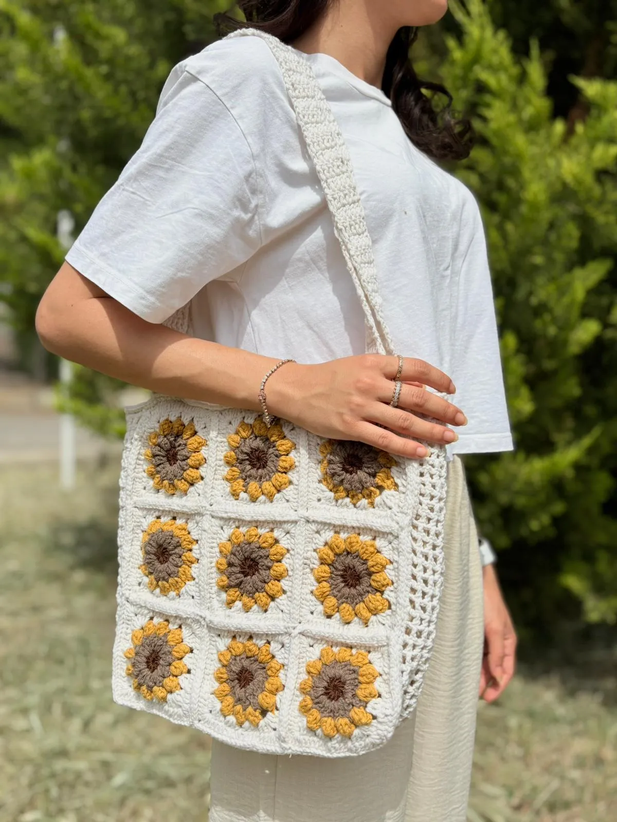 Berni Collection Sunrise El Yapımı Koton İplikli Midi Tote Omuz Çantası Kırık Beyaz