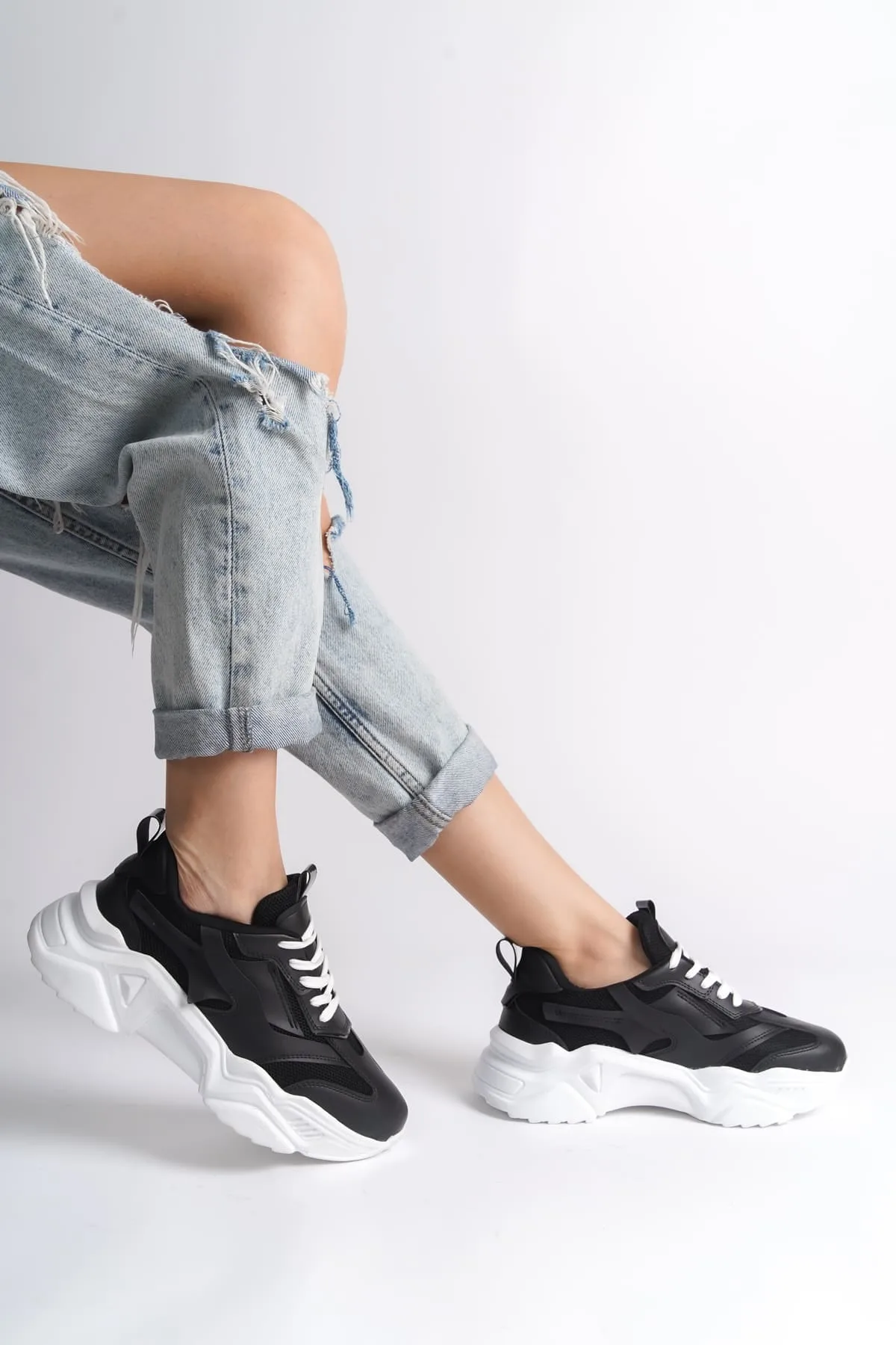 TOKYO Bağcıklı Ortopedik Taban Siyah Kadın Spor Ayakkabı